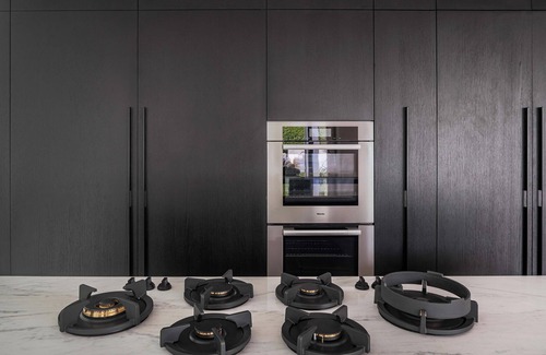 The Flats Villa | Villa Royale by LuxJB 🏆 Pickleball & Basketball Court 🏆 Beverly Hills Mansion