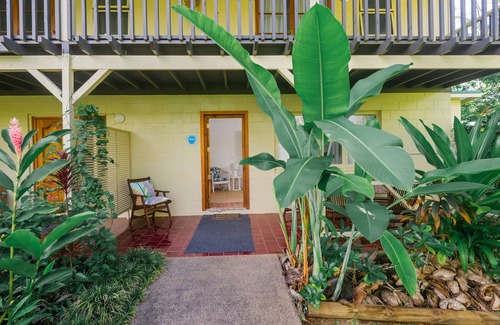 Arorangi Villa | Villa RUA lower floor of colonial style villa set in tropical gardens with pool