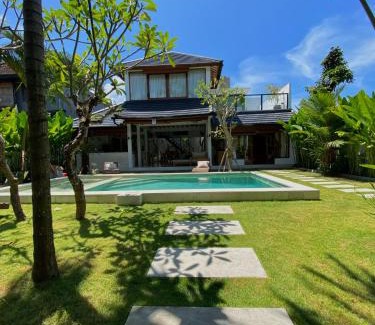 Berawa Villa | Villa Ruby - 3 Bedroom private Villa with a pool