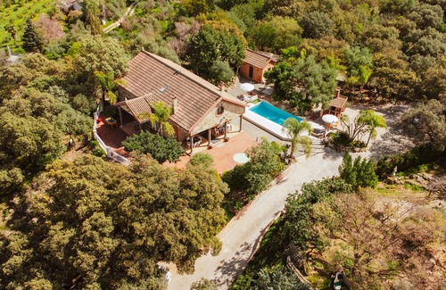 Coin Villa | Villa Rural la Cascada- Nature and disconnection.