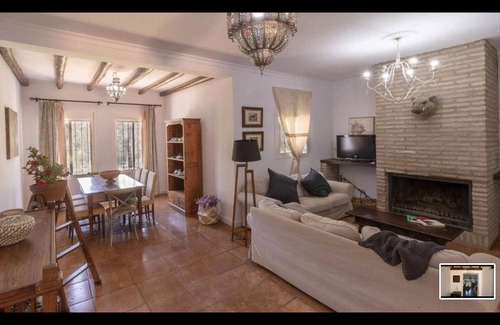 Lora Del Rio Villa | Villa "Rural Los Menestrales" with Mountain View, Pool & Wi-Fi