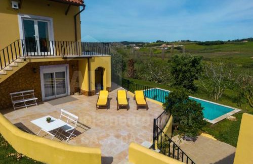 Ericeira Villa | Villa Safarujo by AcasaDasCasas