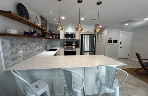 Gulf Breeze Villa | Villa Saffron Private Vacation for 2 Last Minute Special