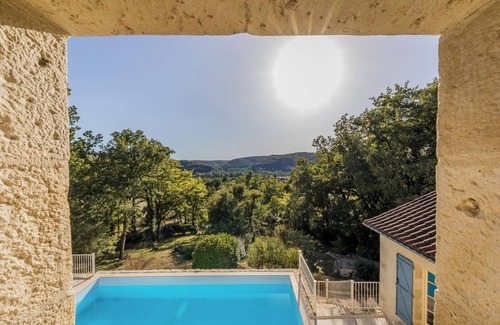 Tour-de-Faure House | Villa Saint Cirque, a holidayhouse with a very large private pool