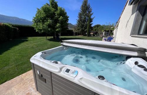 Nans-les-Pins Villa | VILLA SAINTE BAUME Piscine Jacuzzi tout confort