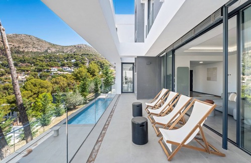Pinares de San Anton Villa | Villa San Antón with Pool II