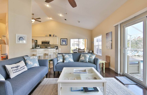 Heron's Watch House | Villa Sandpiper! Only 3 Miles to Anna Maria Island! Private Pool, Wifi, Netflix