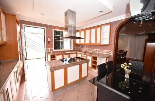 Sao Roque Villa | Villa Santana