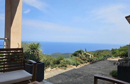 Sari-Solenzara House | VILLA SARI - SEA VIEW - AIR CONDITIONING