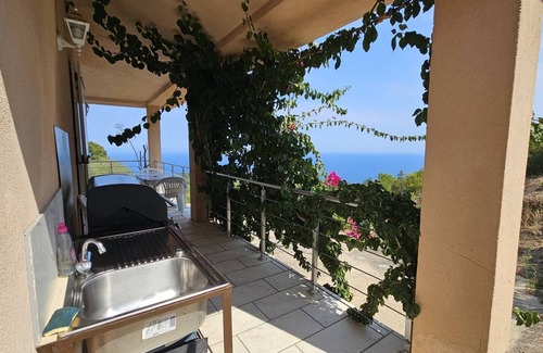 Sari-Solenzara House | VILLA SARI - SEA VIEW - AIR CONDITIONING