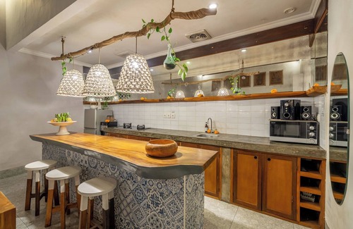 Petitenget Villa | Villa Sarong 2 Chic 2BR Boho Villa: Prime Central Location