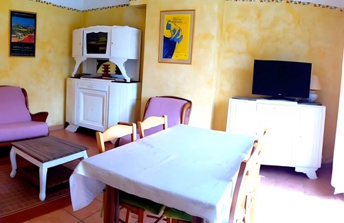 L'Isle-sur-la-Sorgue Villa | Villa 'Saule' with Private Terrace, Private Garden and Wi-Fi