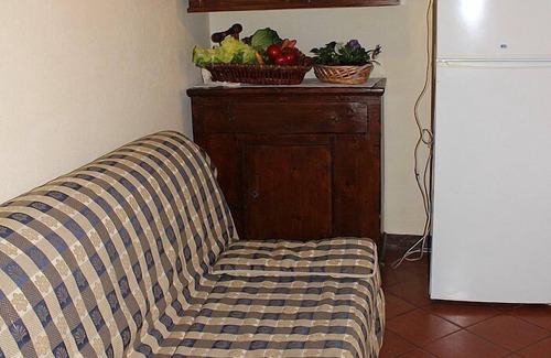 Colle di Val d'Elsa House | Villa Saveria E: A graceful apartment surrounded by the greenery.