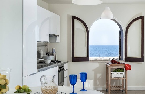 Giardini Naxos Villa | Villa Schisò, exclusive location on the sea, with pool, near Taormina