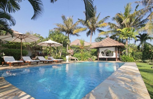 Dencarik Villa | Villa Segara Indah, Lovina beach villa with private pool at - maximum 8 pers