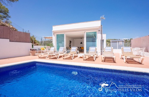 Olivella Ski Chalet | Villa Senia, close to Sitges with private pool