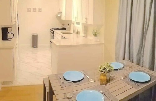 Beach Barber Tract Cottage | Villa Serena- full kitchen, and just a 3 minute walk to the beach!