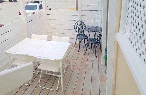 Beach Barber Tract Cottage | Villa Serena- full kitchen, and just a 3 minute walk to the beach!