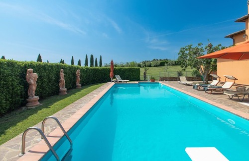 Castiglione del Lago Villa | Villa Serena, private villa with pool