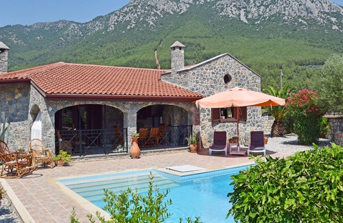 Uzumlu Villa | Villa Serena with 3 bedrooms