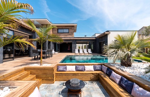 Le Grau-dʼAgde Villa | Villa Signature, Luxe with Piscine de Bali