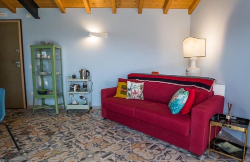 Cordigliano Apartment | Villa Silvana - Apt Giulia & Michela with terrace & parking