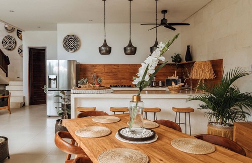 Batu Bolong Villa | Villa Simba 4 BR Canggu Walking Distance to The Beach