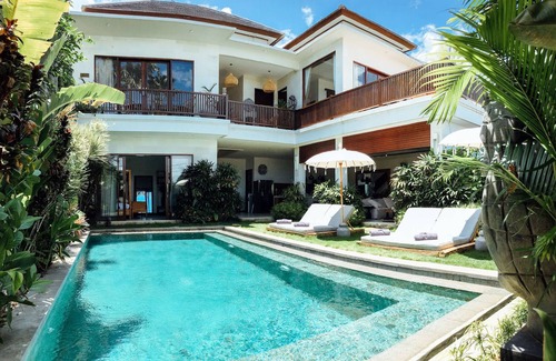 Batu Bolong Villa | Villa Simba 4 BR Canggu Walking Distance to The Beach