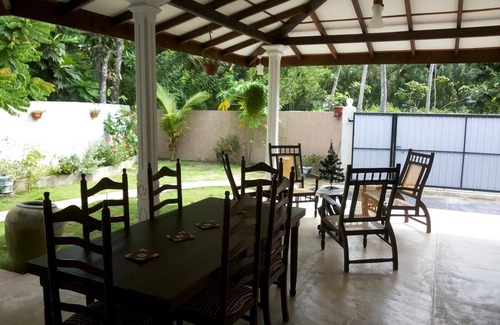 Thalaramba Villa | Villa Singha Holidays in Mirissa