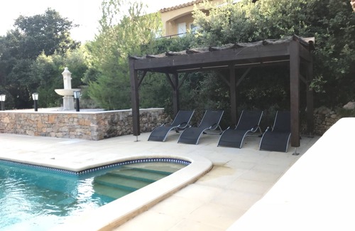 Le Thoronet Villa | Villa sleeps 6 and outbuilding sleeps 2, beautiful pool, open view