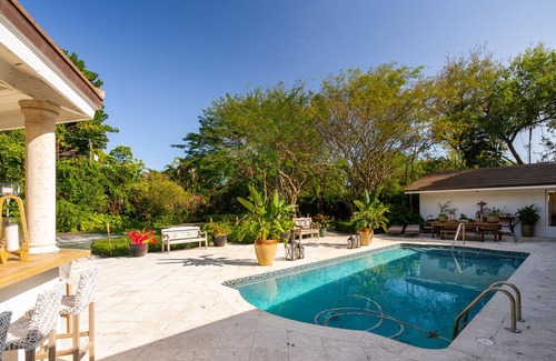 Pinecrest House | Villa Sofia - Private and secluded luxury retreat in Pinecrest