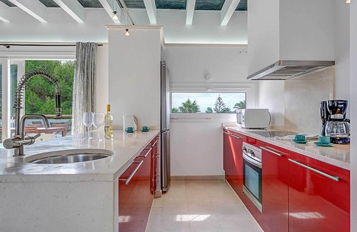 Punta Prima Villa | Villa Sol De Flandes -stylish villa close to beach & shops, with pool, WiFi & AC