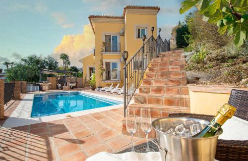 Salobrena Villa | Villa Sol y Mar with heated pool and jacuzzi
