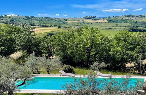 Pietrauta Villa | Villa Sole Vino - in centre of Italy s finest wine and truffle areas - exc pool