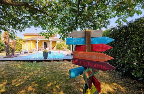 Gujan-Mestras House | Villa Soleil and its swimming pool on the Arcachon basin