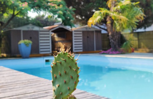 Gujan-Mestras House | Villa Soleil and its swimming pool on the Arcachon basin