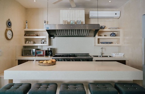 Soliman Bay Villa | Villa Soliman - 6 Bed, Beachfront Villa in quiet Soliman Bay, w/chef