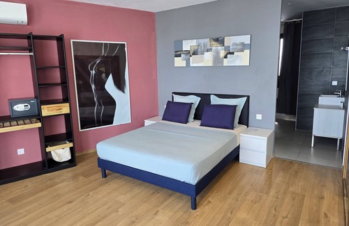 Madirokely Bed & Breakfast | Villa SOPHIE Glamour Beach room 4