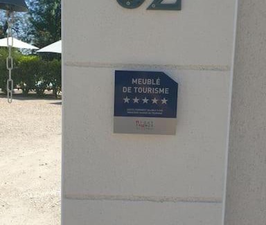 Saint-Hilaire-sur-Yerre Villa | VILLA spacieuse bord de rivière