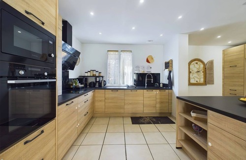 Thoury-Ferottes Villa | Villa spacieuse - Six Bedroom Villa, Sleeps 12