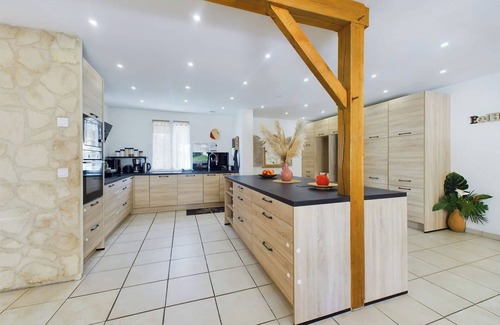 Thoury-Ferottes Villa | Villa spacieuse - Six Bedroom Villa, Sleeps 12