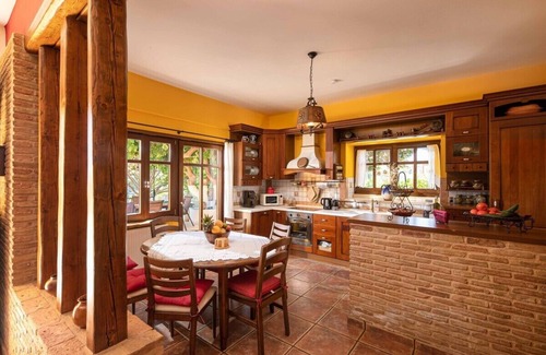 Gerani Villa | Villa Staras - Private Heated Pool Near The Beach