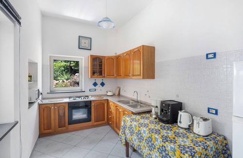 Colli di Fontanelle Villa | Villa 'Sulle Colline Di Sorrento' with Sea View, Wi-Fi and Air Conditioning