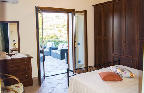 Termini Villa | VILLA SUN and RELAX, relaxing location with sea view