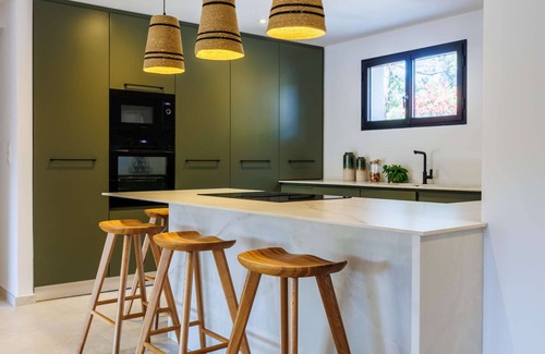 Lecci House | VILLA SUR LE LAGON DE ST CYPRIEN