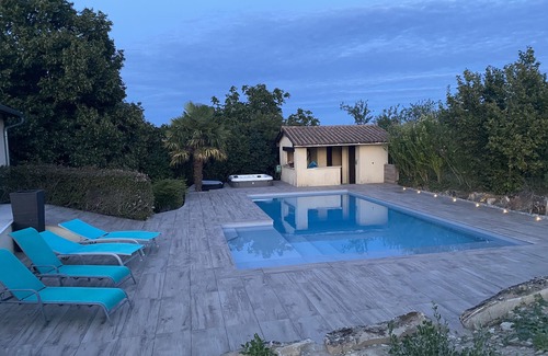 Maubec House | Villa surrounded by nature near Lyon