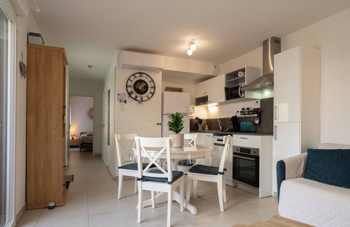 Vias Villa | Villa T3 à 400m de la plage avec piscine