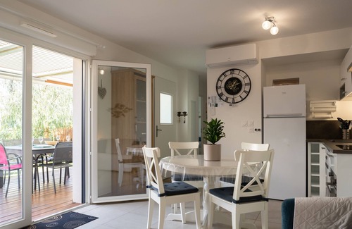 Vias Villa | Villa T3 à 400m de la plage avec piscine