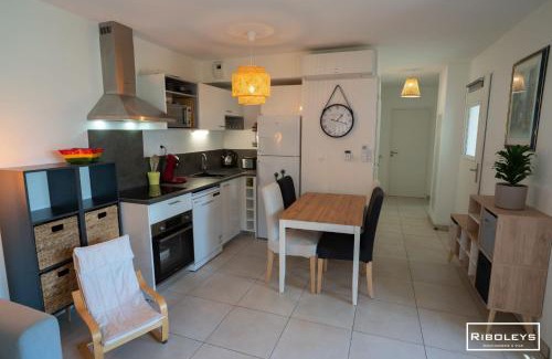 Vias Villa | Villa T3 à 400m de la plage avec piscine