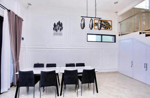 Cisarua Villa | Villa The Romance